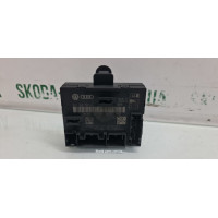 Блок комфорту дверей передній Skoda Superb 2 8X0959793H VAG (8X0959793H)
