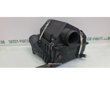 Корпус повітряного фільтра 2.5D Mercedes Benz MERCEDES (A6050900001)