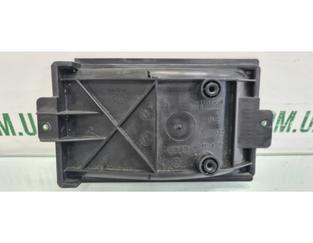 Кришка Заглушка пічки обігріву H35133854Z Volkswagen Bora вживана VAG (H35133854Z)