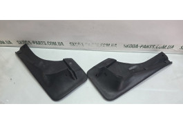Бризговики передні комплект Skoda Octavia Tour VAG (KEA075003)