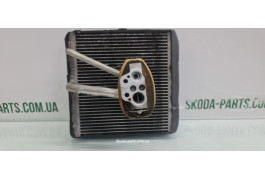 Випарник кондиціонера в торпеді Skoda Roomster T4684002A вживаний VAG (T4684002A)