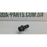 Болт колісний Skoda Octavia A5 WHT001812 вживаний VAG (WHT001812)